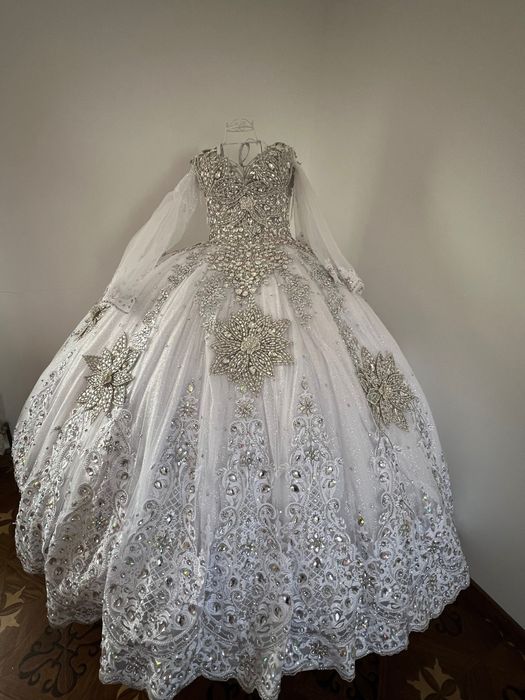 Rochie mireasă a fost purtată câteva ore doar plătită 1900€