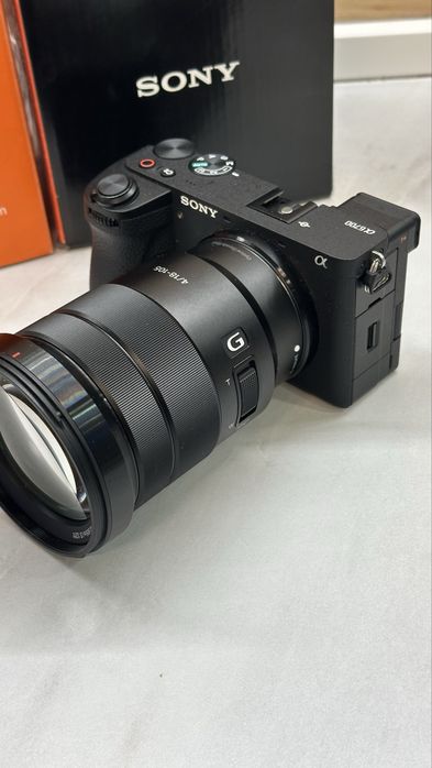 В Гаранция Sony A6700 с обектив 18-105 G f4 + подарък ND Филтър