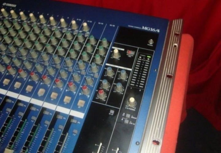 Mixer Yamaha mg16/4