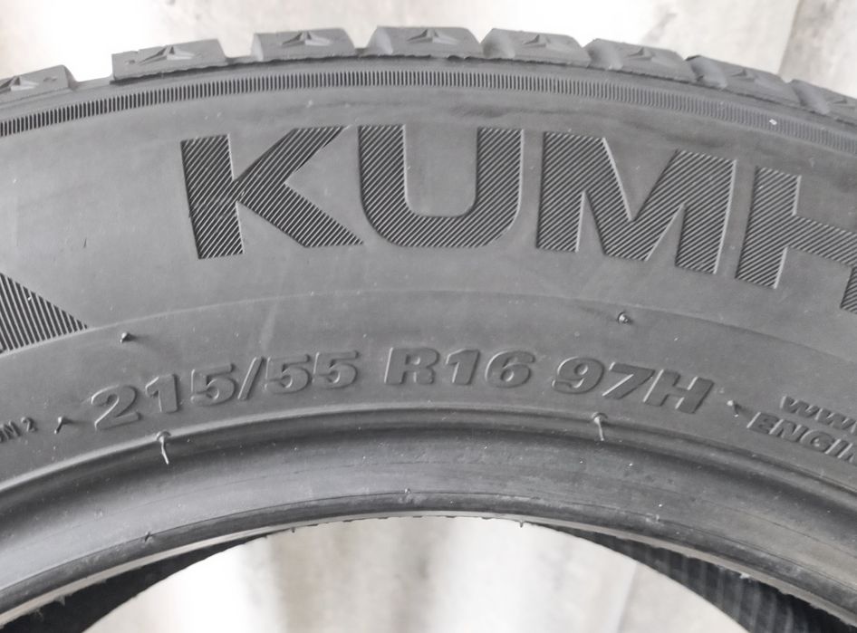 215/55 R16- Kumho M+S. DOT.2022