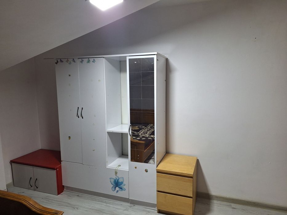 Închiriez garsoniera confort I
