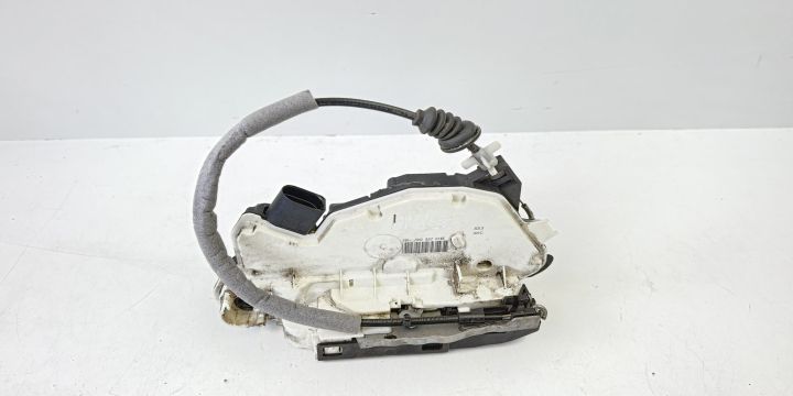 Broasca usa fata dreapta 5N2837016E Volkswagen VW Tiguan prima genera