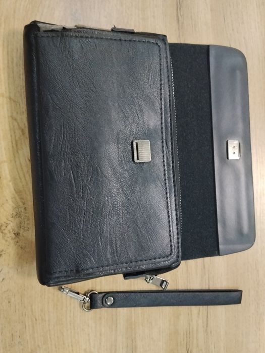 Барсетка продаётся