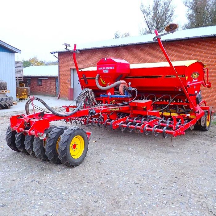 Semanatoare paioase Vaderstad Rapid 400 Super XL an 2017 Amazone Kuhn