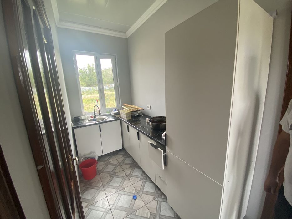 Кухонный гартинур шкаф