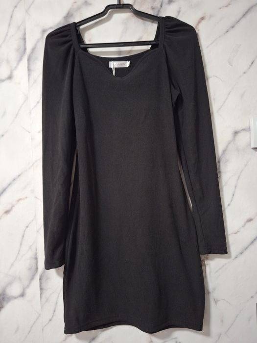 Продам платья джинсы