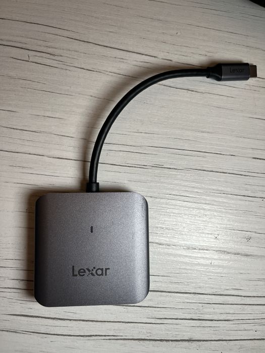 Cititor de carduri Lexar