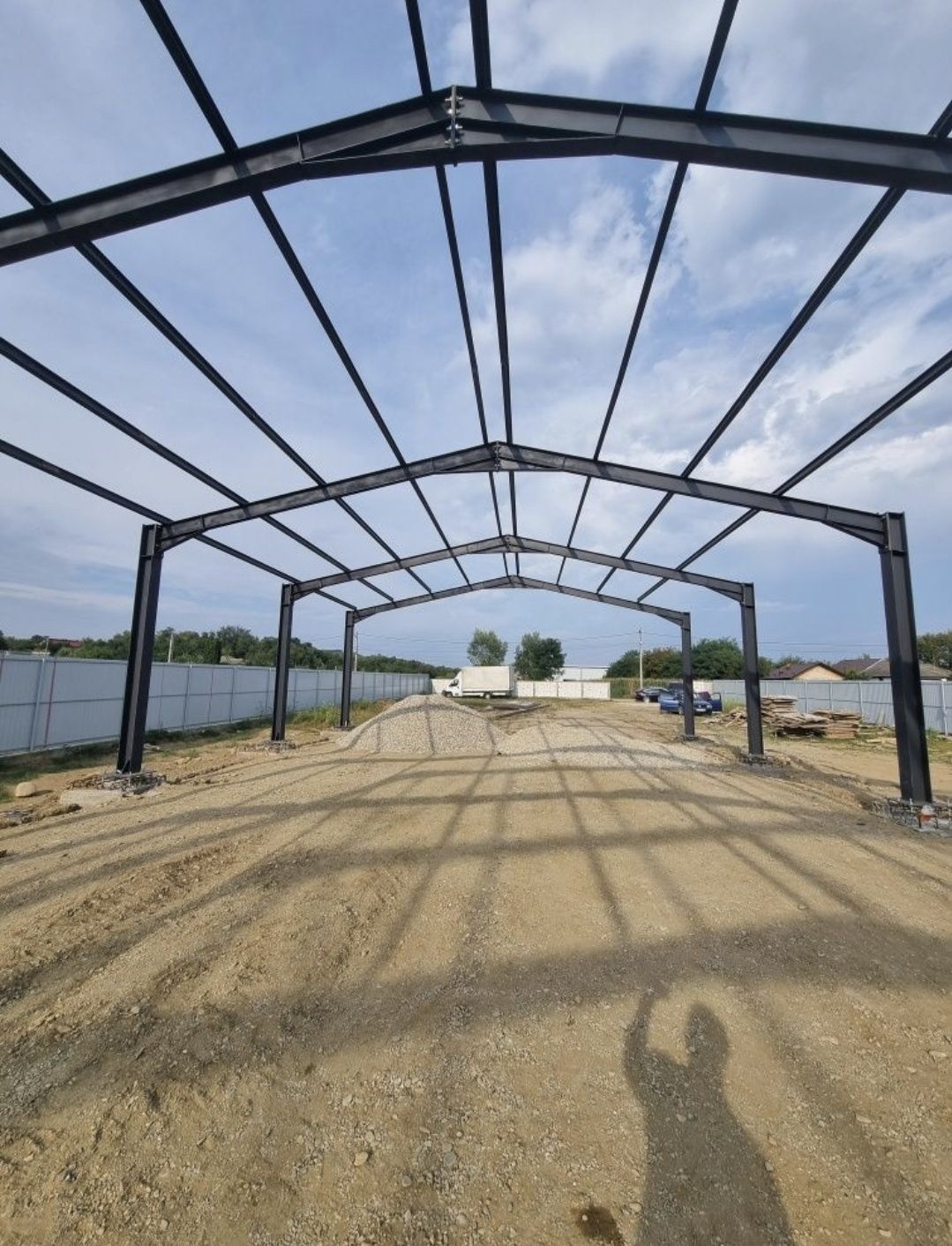 Vând structuri metalice și hale complete