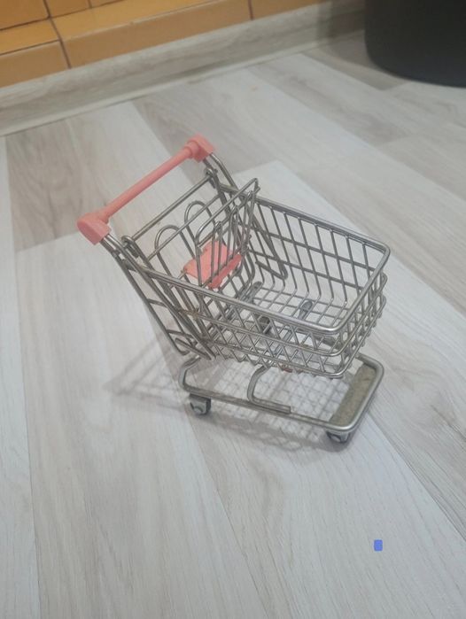 Cărucior mini ! De vanzare