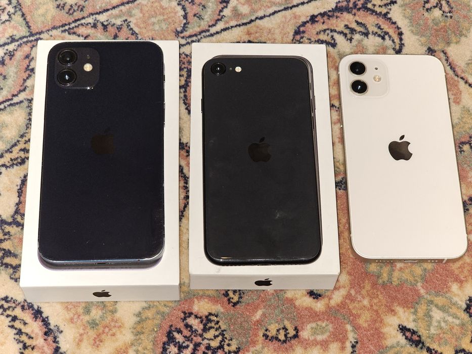 Doua iphone 12 si un iphone SE 2020