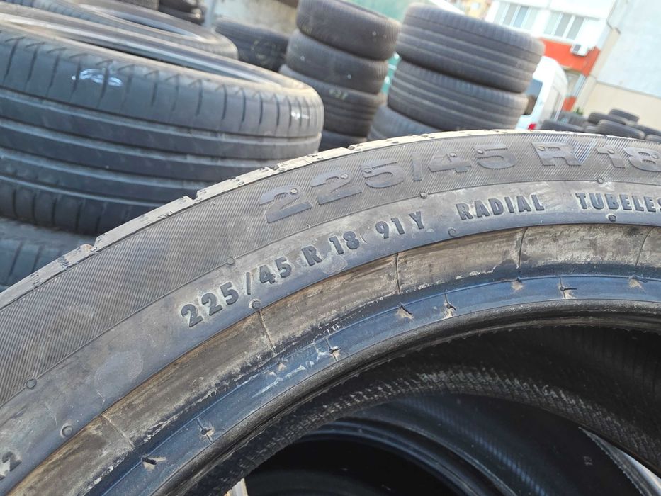 2бр Летни гуми 225 45 18 - Continental Runflat