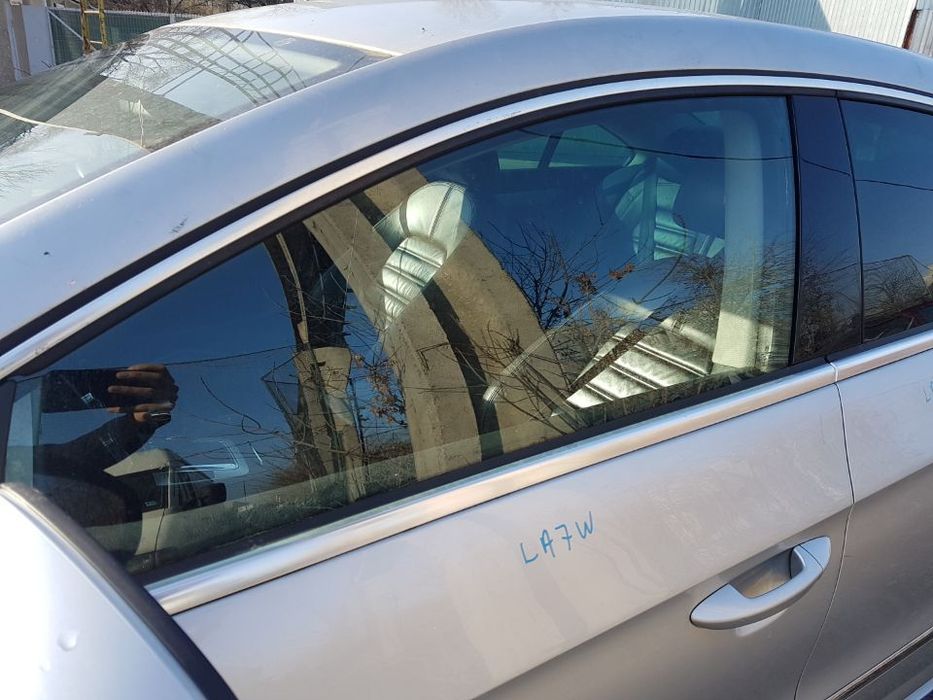 Geam / Sticla Usa / Portiera Stanga Fata VW Passat CC 2008 - 2012