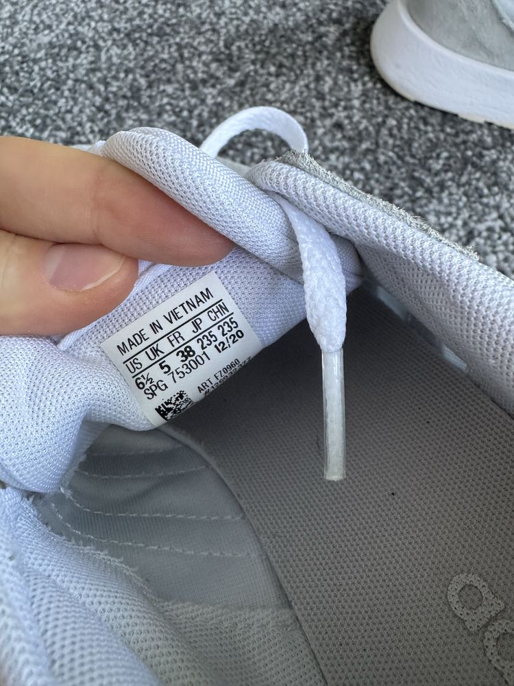 Adidas спортни обувки