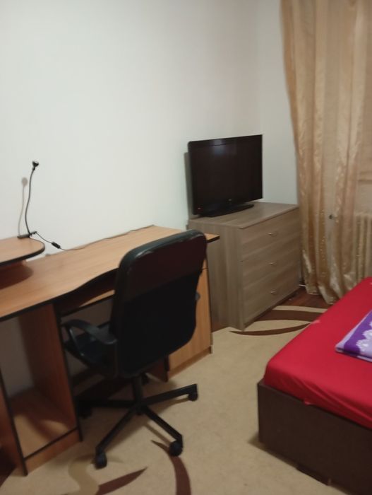 Închiriez camera in apartament