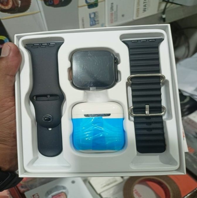 Смарт часовник и слушалки