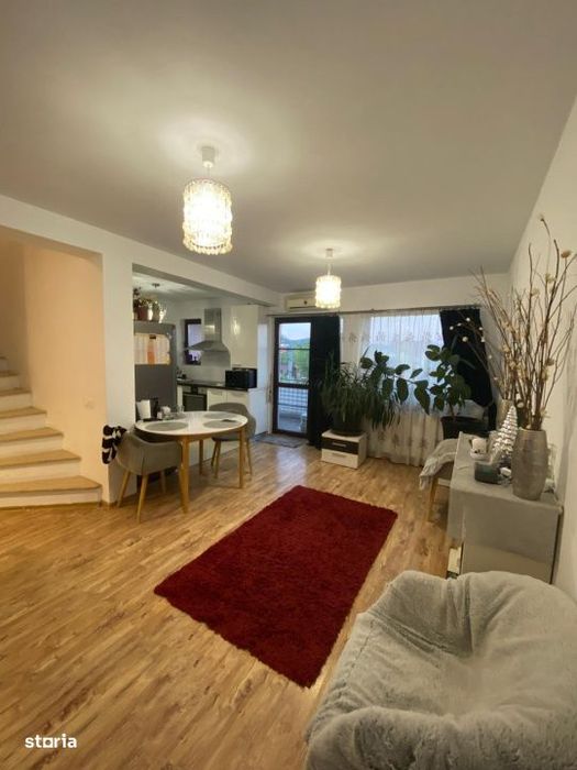 Apartament de vanzare, cu 3 camere, 120 mp, zona Marul de Aur