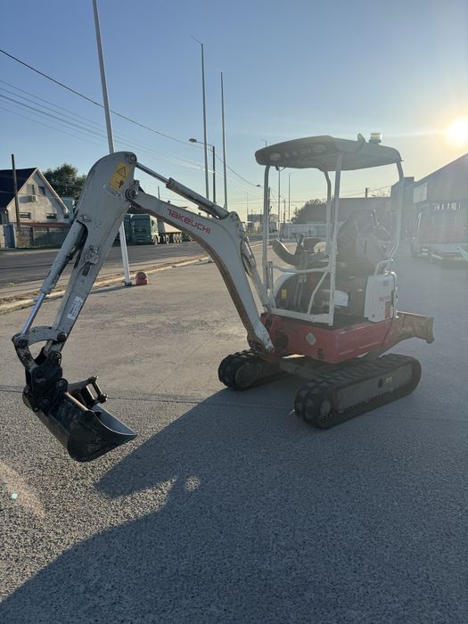 Takeuchi TB217R an 2020 + Dumper 6 t