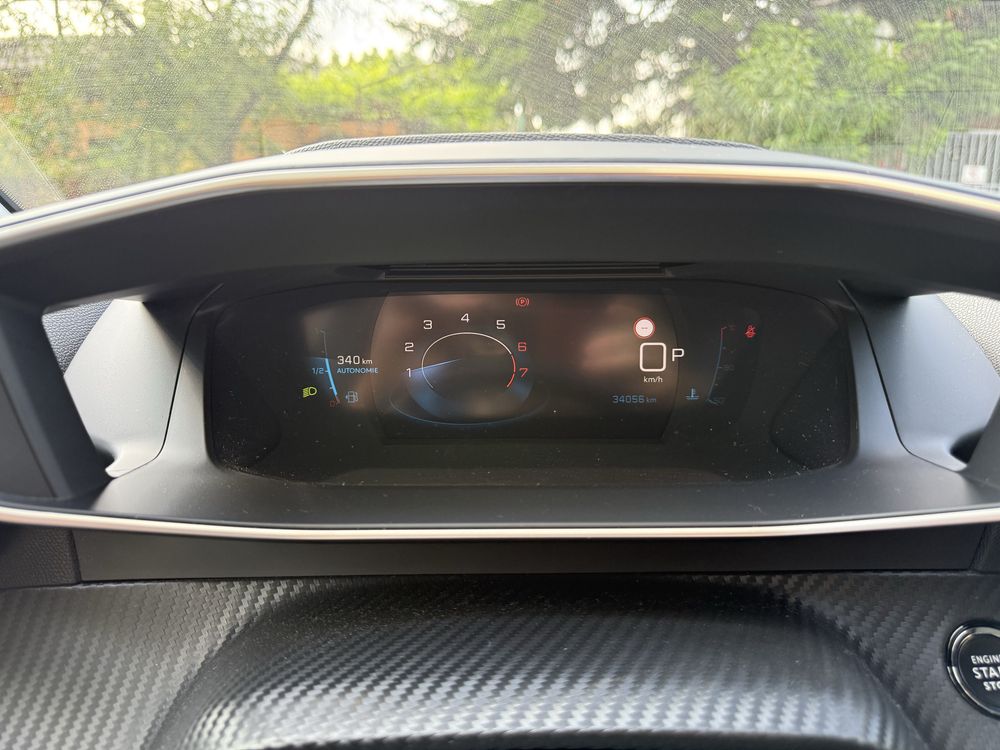 Peugeot 208 - automat, 100 CP, benzina, 34.000 km