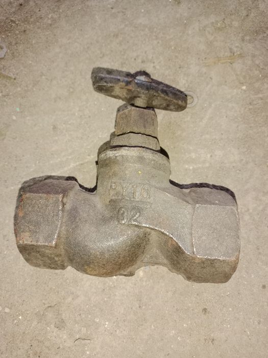 Продам кран на 32 диаметр чугунная
