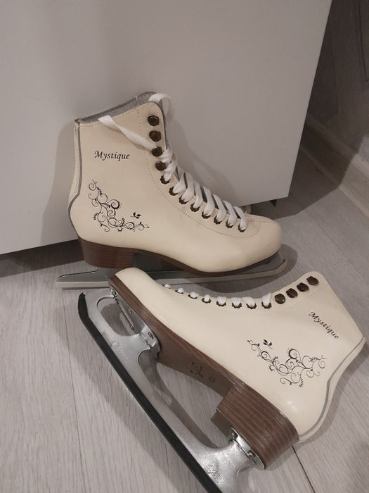 Коньки фигурные 38р