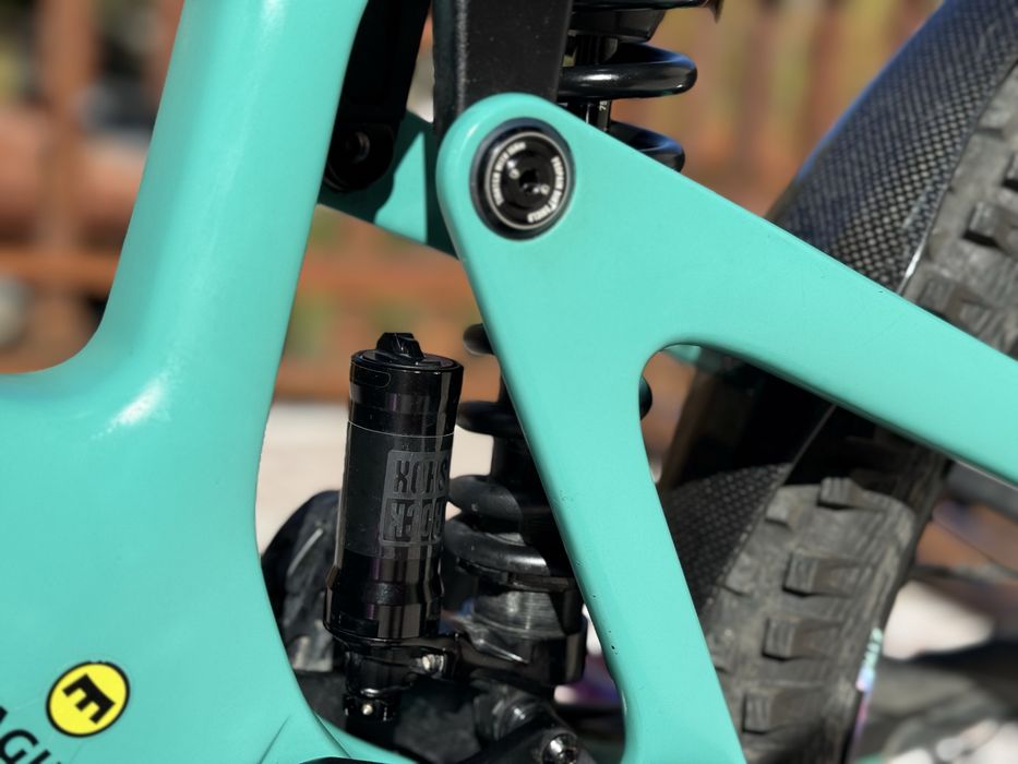 Велосипед за спускане Propain Rage CF 2020 L 27.5