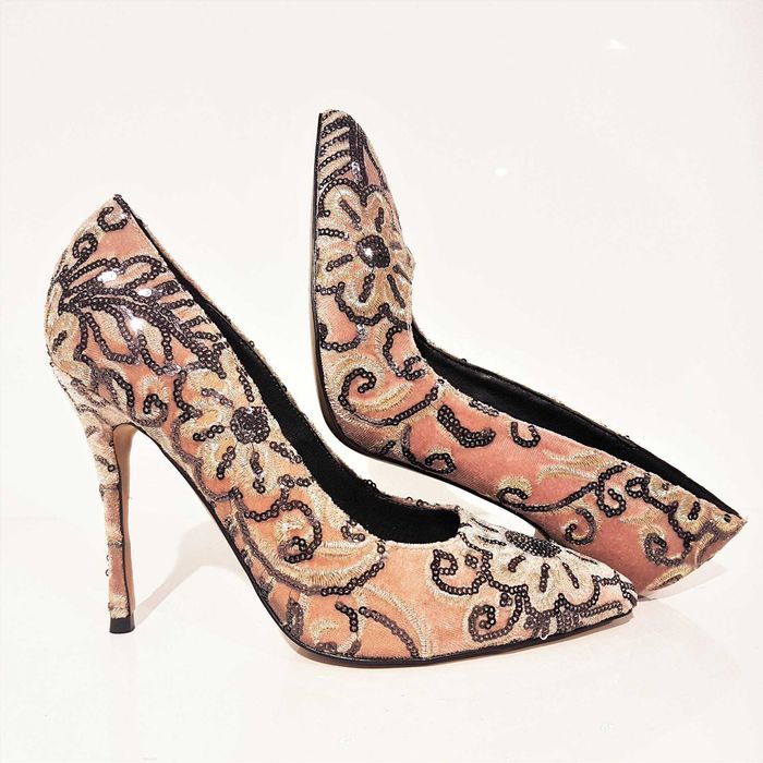 Pantofi stiletto Valerio 1996
Pantofi italieni, din piele, marimea 38