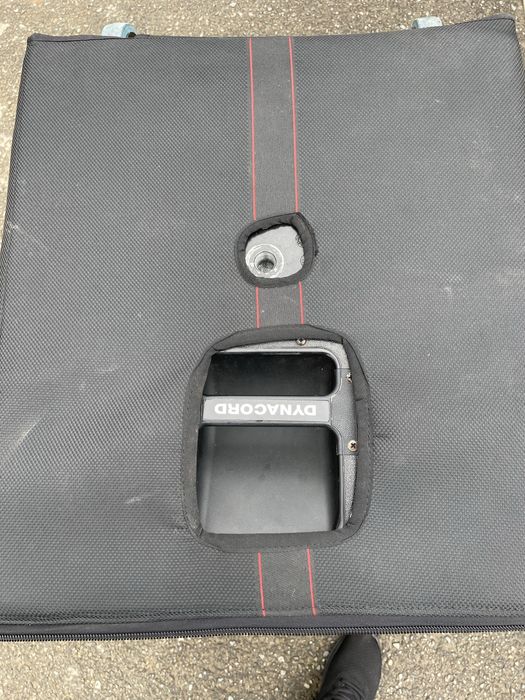 Vînd basi pereche Dynacord F8