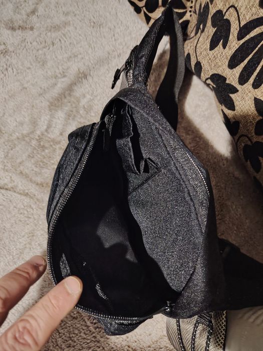 Чанта за кръста с ботилка