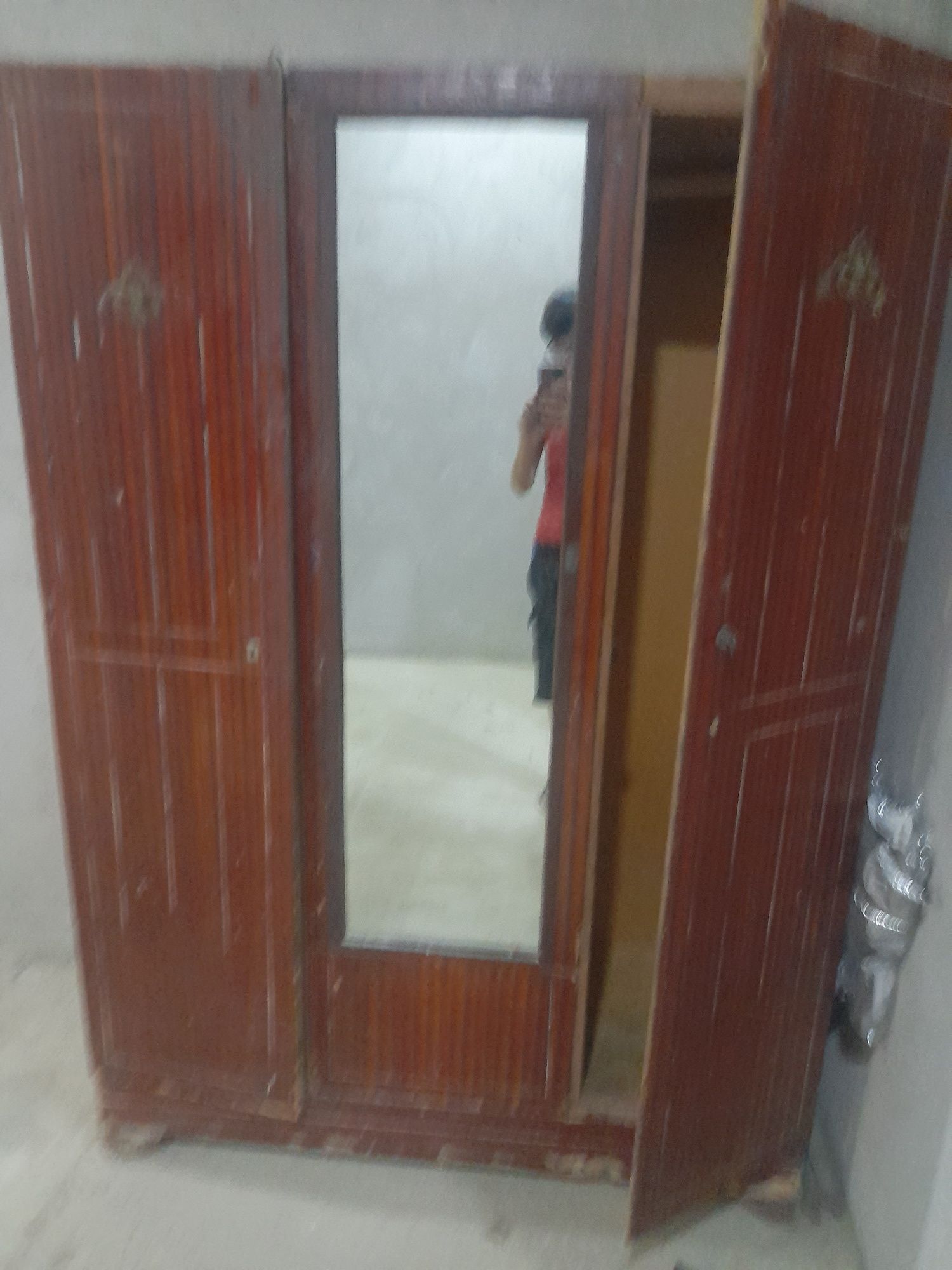Mebel sotiladi 3 ta