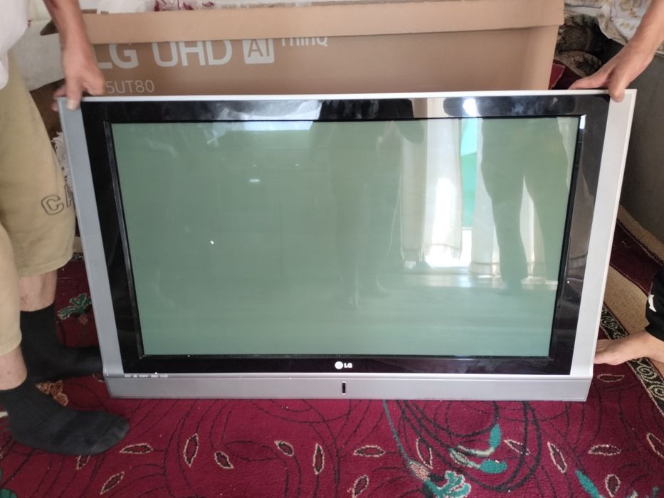 Продаю телевизор Lg