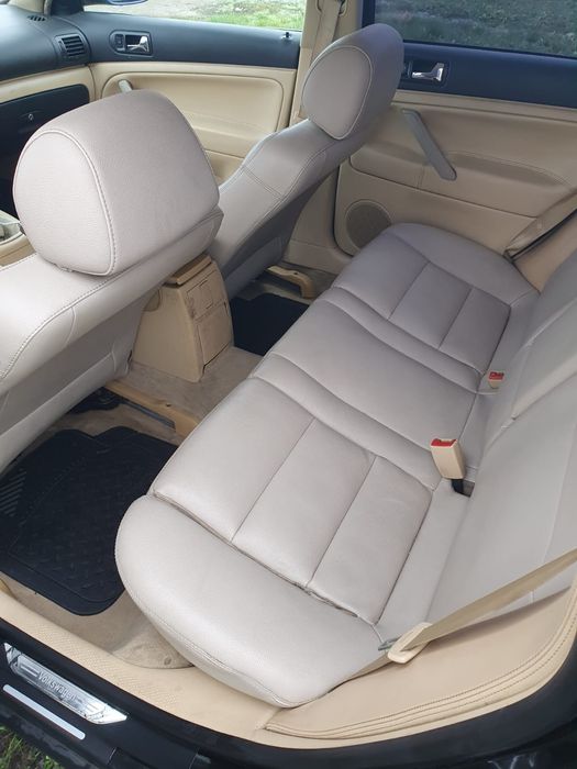 Vând Passat B5.5
1.9 131 cai AVF 4x4 
6 trepte, interior piele crem im
