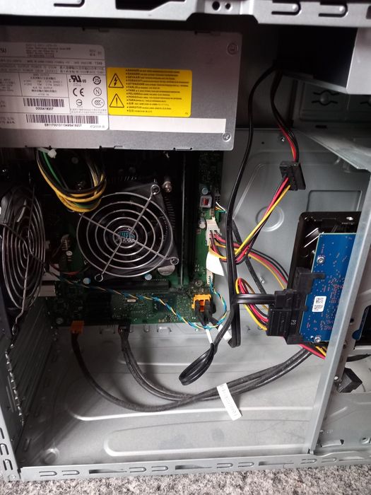 Vând  unitate PC