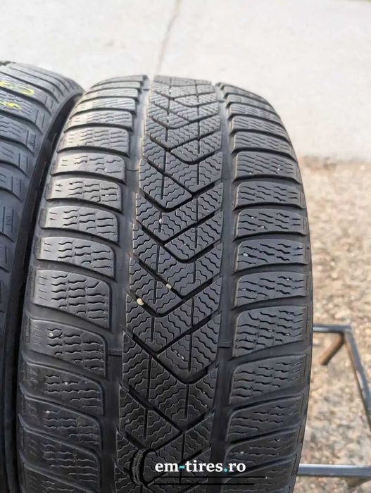 SET 4 Anvelope Iarna 225/45 R18 PIRELLI Sottozero 3 Runflat