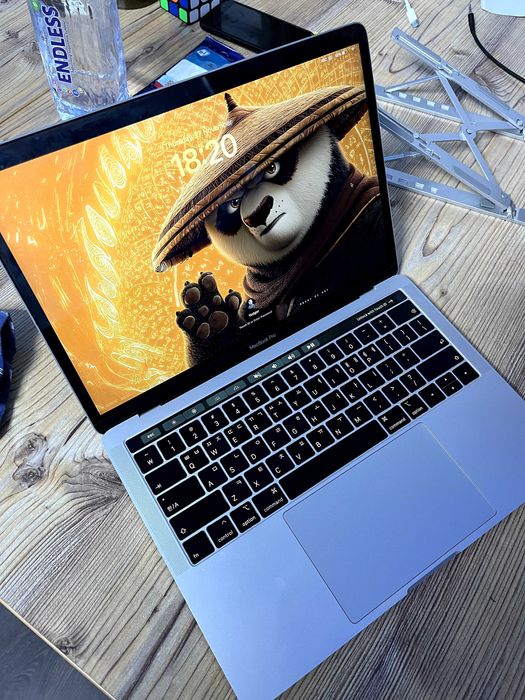 Macbook Pro Core i5 16/256