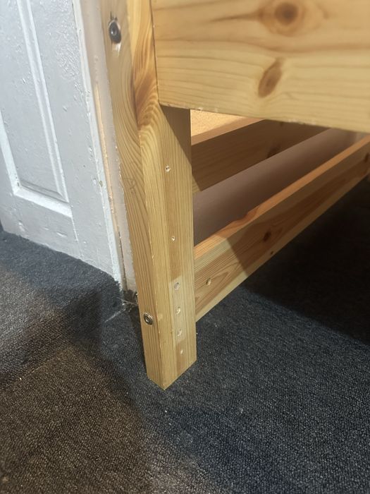 Vand patut tip casuta cu saltea !