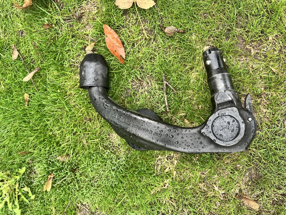 Теглич за mercedes c class с изместен център