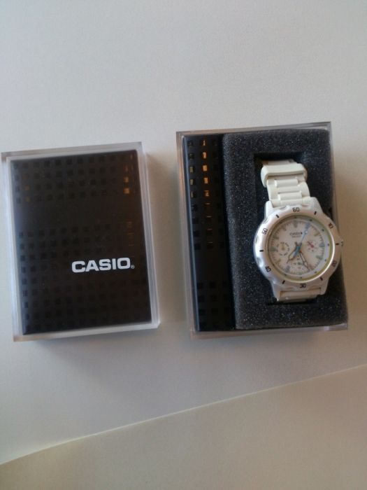Оригинален дамски часовник-CASIO/Перфектен-водоустойчив!!!