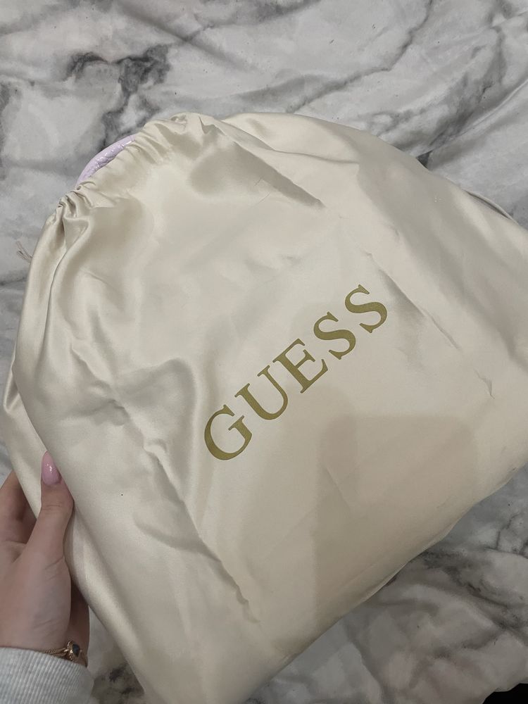 Чанта Guess