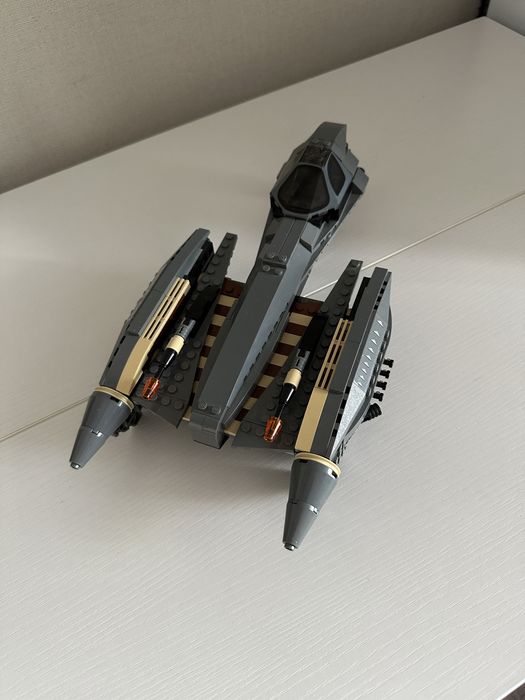 Продам набор Lego Star Wars 8095 Истребитель Гривуса