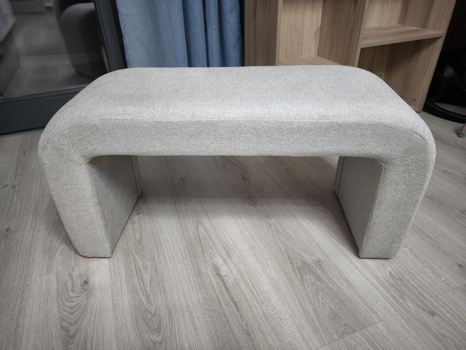 Текстилна пейка в пясъчен цвят