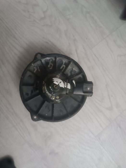 Продам вентелятор печки на Митсубиси дачики акпп Митсубиси