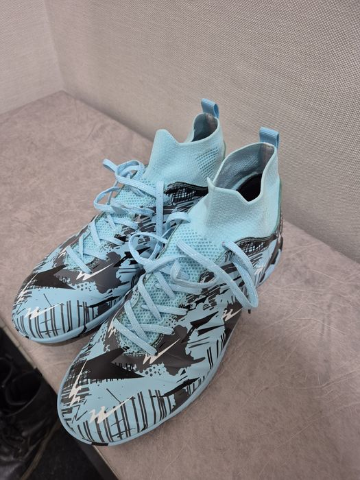 Футбольные бутсы