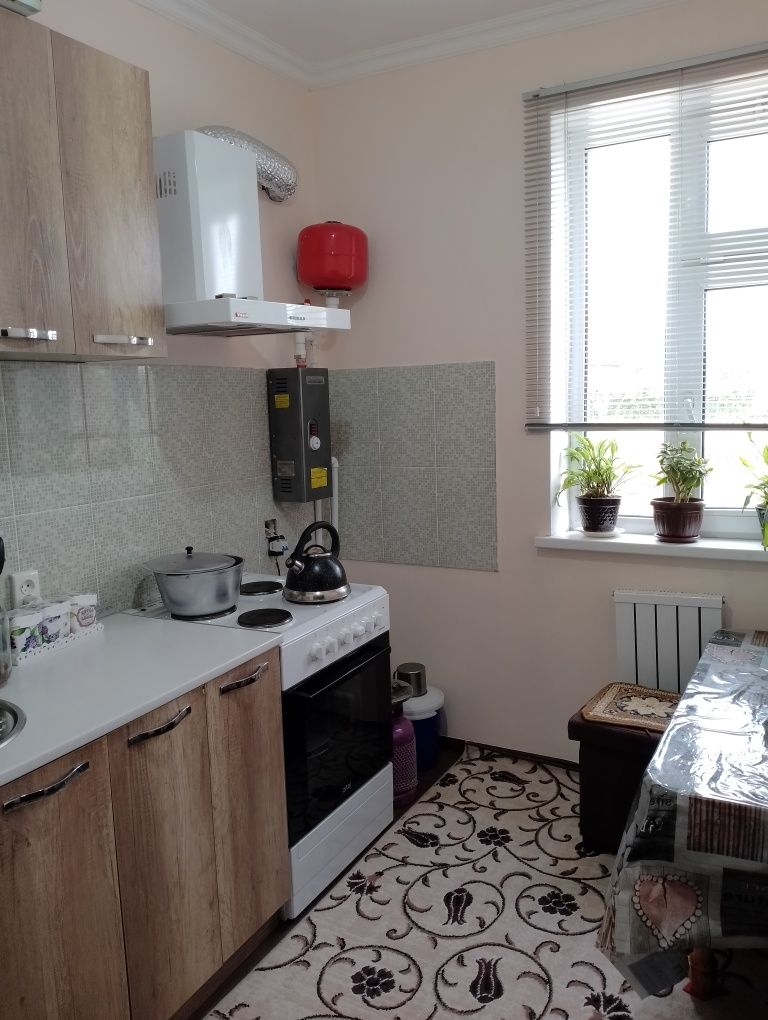 2020 yilda qurilgan  dom sotiladi mebel  gilamlari qoladi