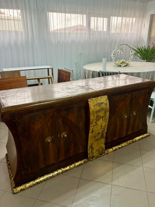 Mobilier interbelic autentic-vitrina expunere si servante