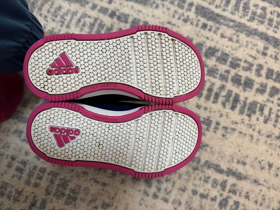 Adidasi Adidas marimea 28