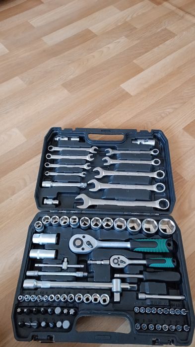 Инструменты универсальный и стиральная машина