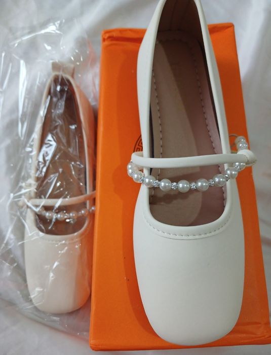 Женские босоножки