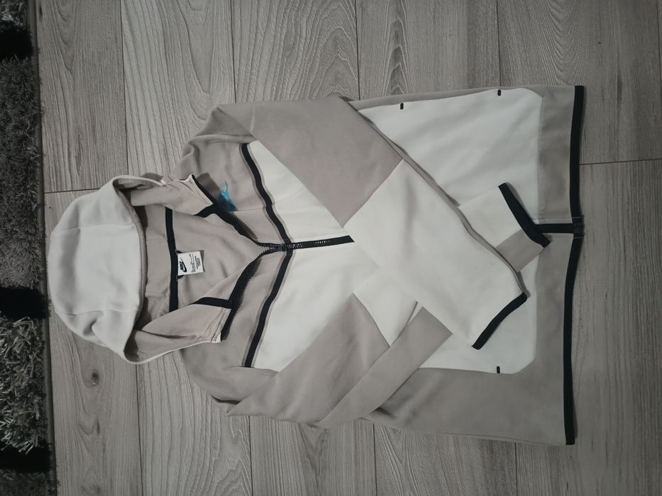 Hanorac Nike tech fleece