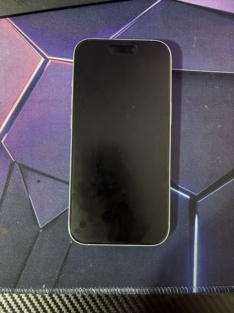 Iphone 15 чист