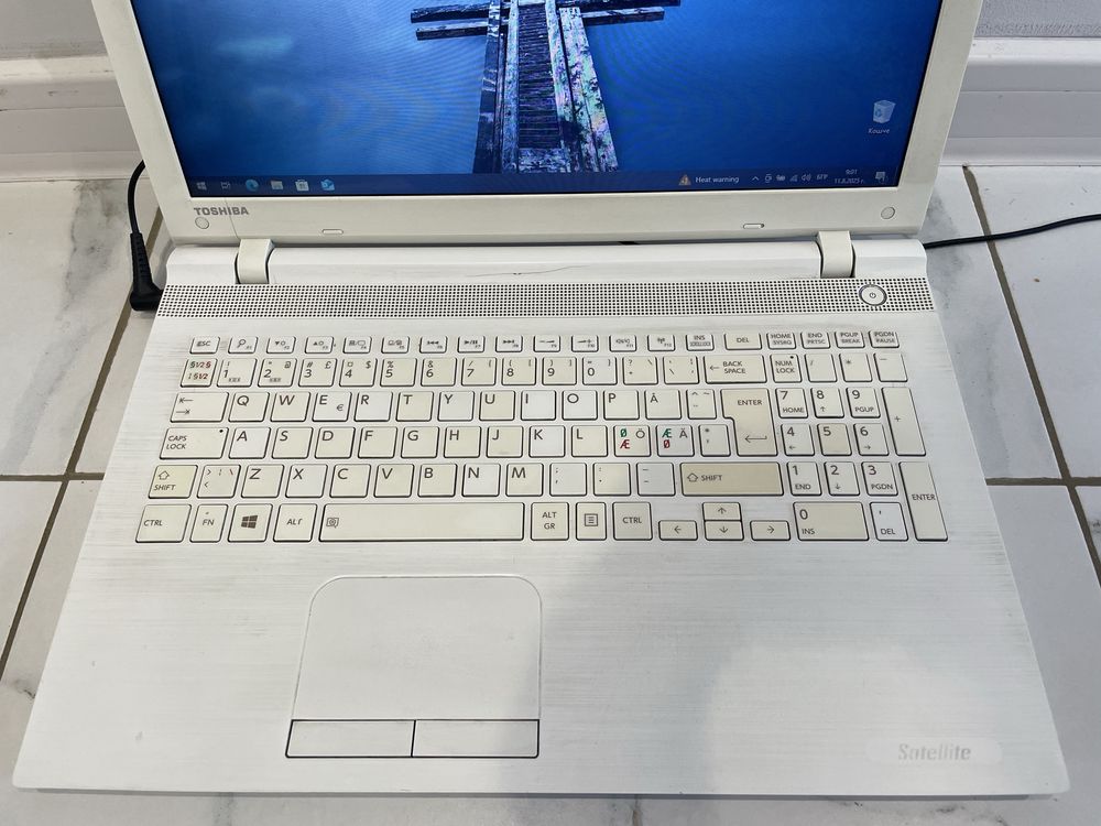 Toshiba Satellite C55- SSD-240Gb, Ram- 4 Gb